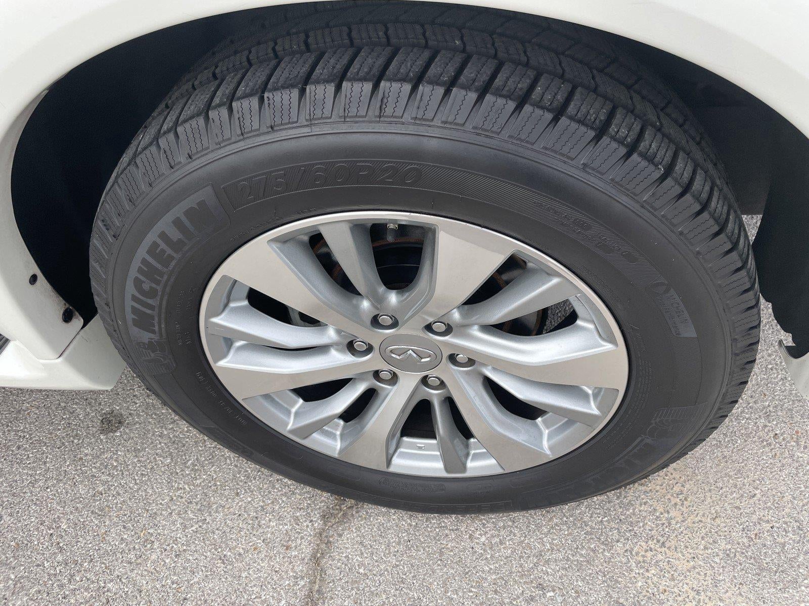 2017 INFINITI QX80 RWD